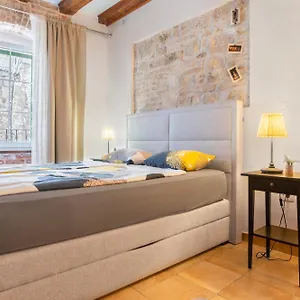 Centrum Topaz Apartment Split